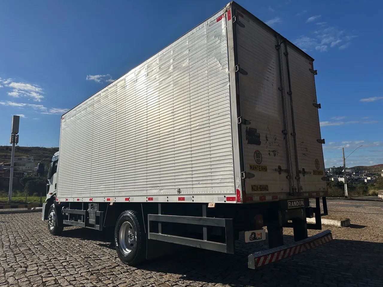 Ford cargo 1317 Baú - Foto 4