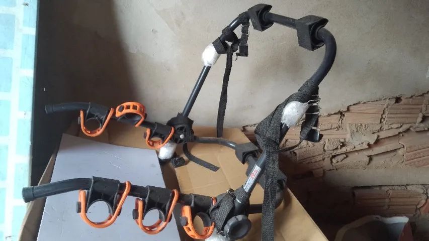 Vende-se Suporte para 2 bicicletas - Foto 4