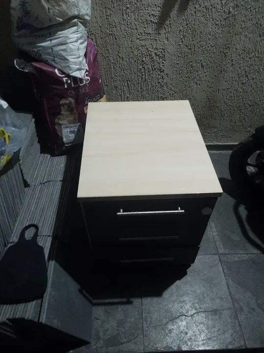 Criado mudo de 3 gavetas - Foto 2