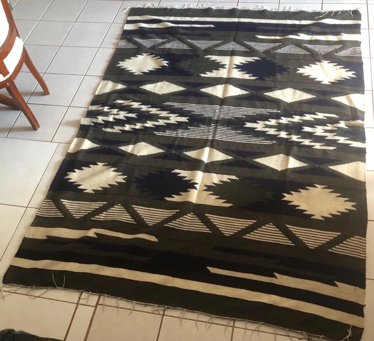 Tapete equatoriano grande de lã
