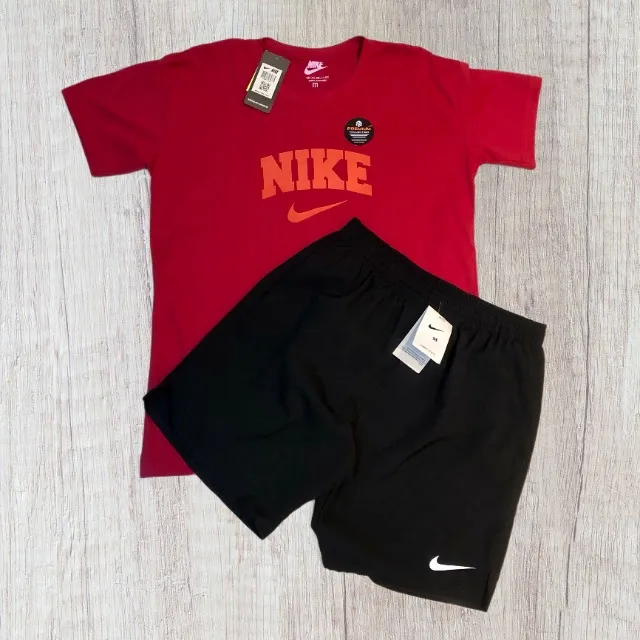 Conjunto Nike Masculino Camisa Vermelha e Bermuda Preta