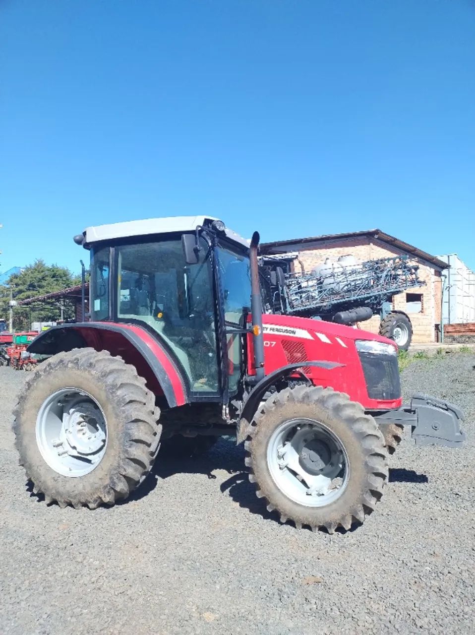 Trator Massey Ferguson - MF 4707. Fabricação 2023 - Foto 5
