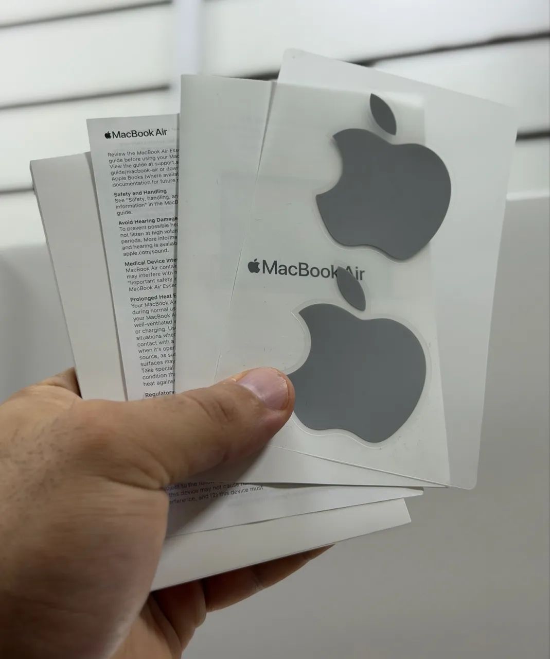 Macbook air m1 8gb / 256gb LOJA FÍSICA saude da bateria 85%, todo