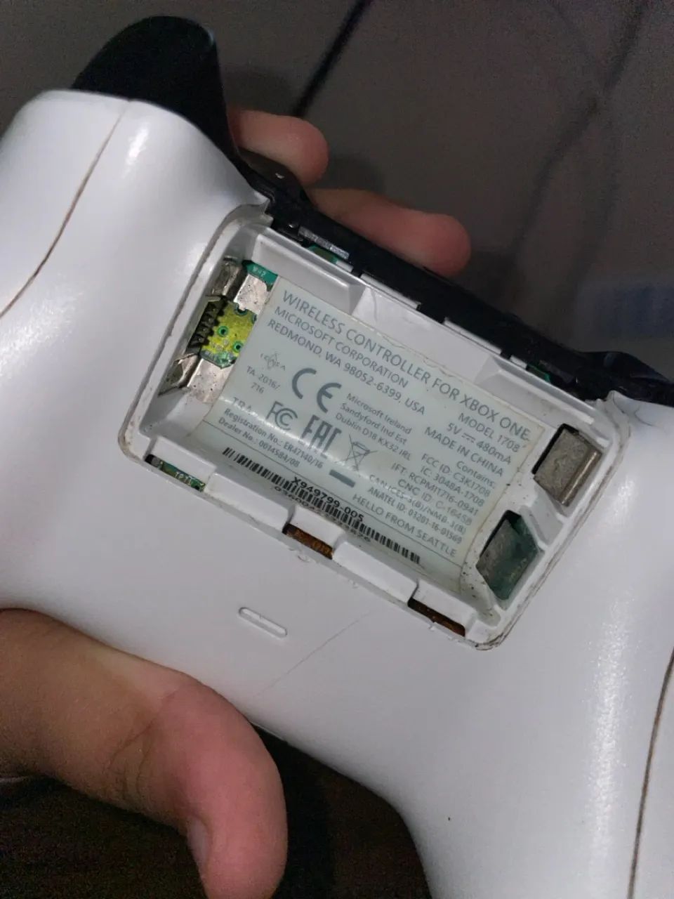 CONSOLE XBOX ONE S USADO - EM EXCELENTE ESTADO!  - Foto 3