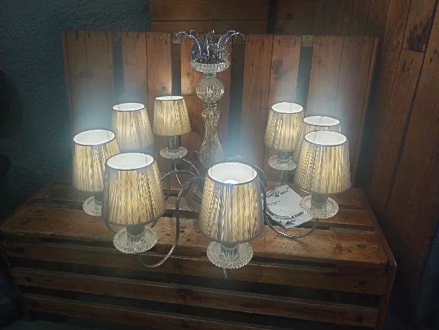 Lustre em vidro com 8 lâmpadas 