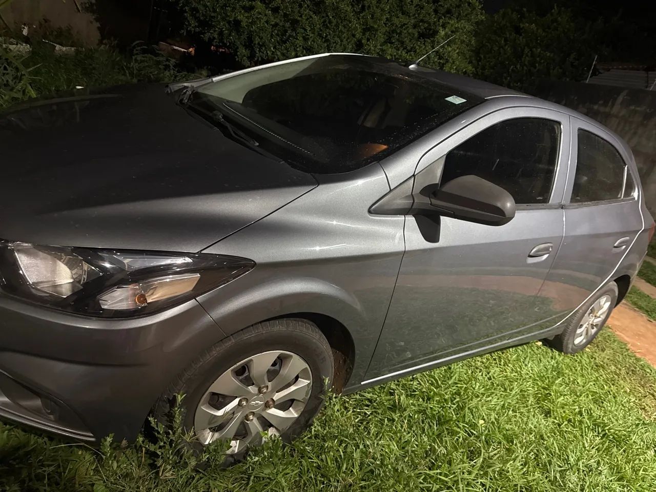 Onix 1.0 Joy completo 2020
