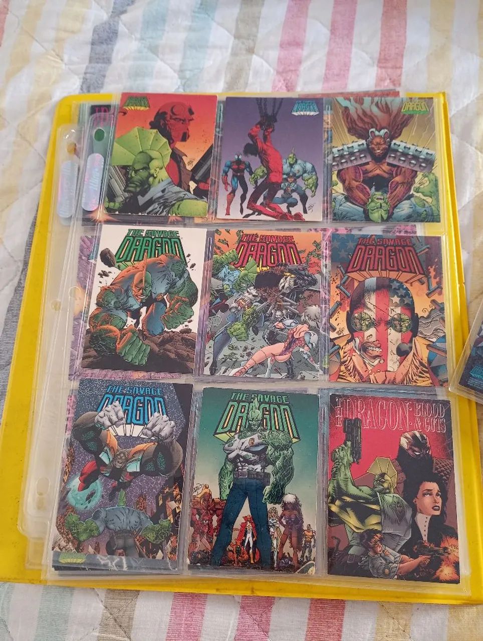 Cards Savage Dragon anos 90 vários artistas desenhando 81 cards