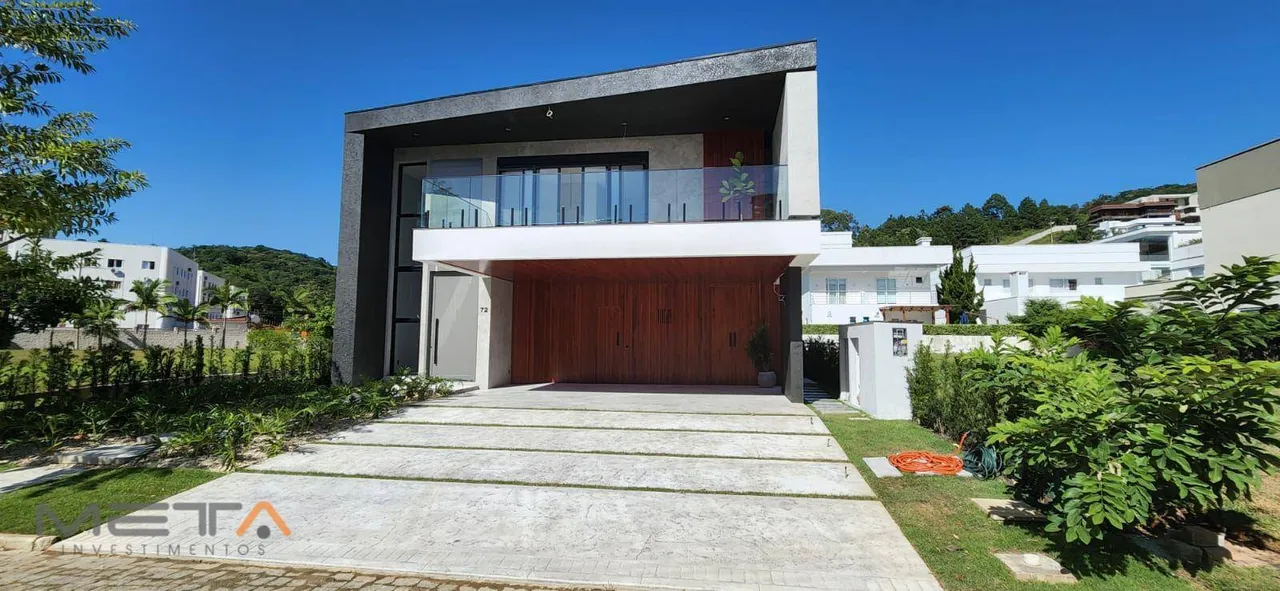 Casa Pronta para Morar no Condomínio Horizontal da Brava