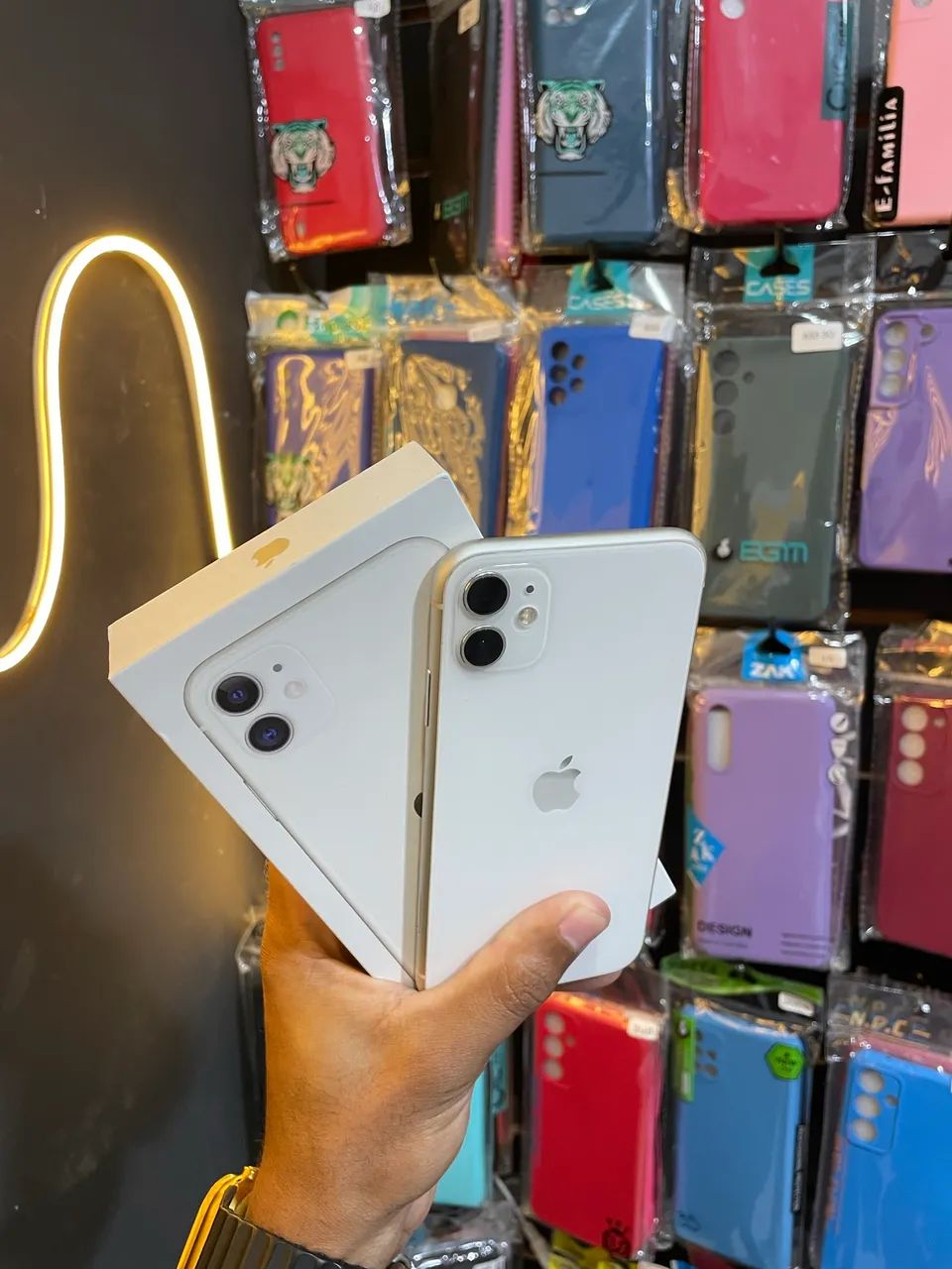 Apple iPhone 11 ホワイト64GB 73% Busca Paraguai