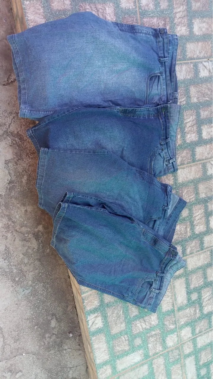 Lote de roupa G3 e bermudas numeração 58