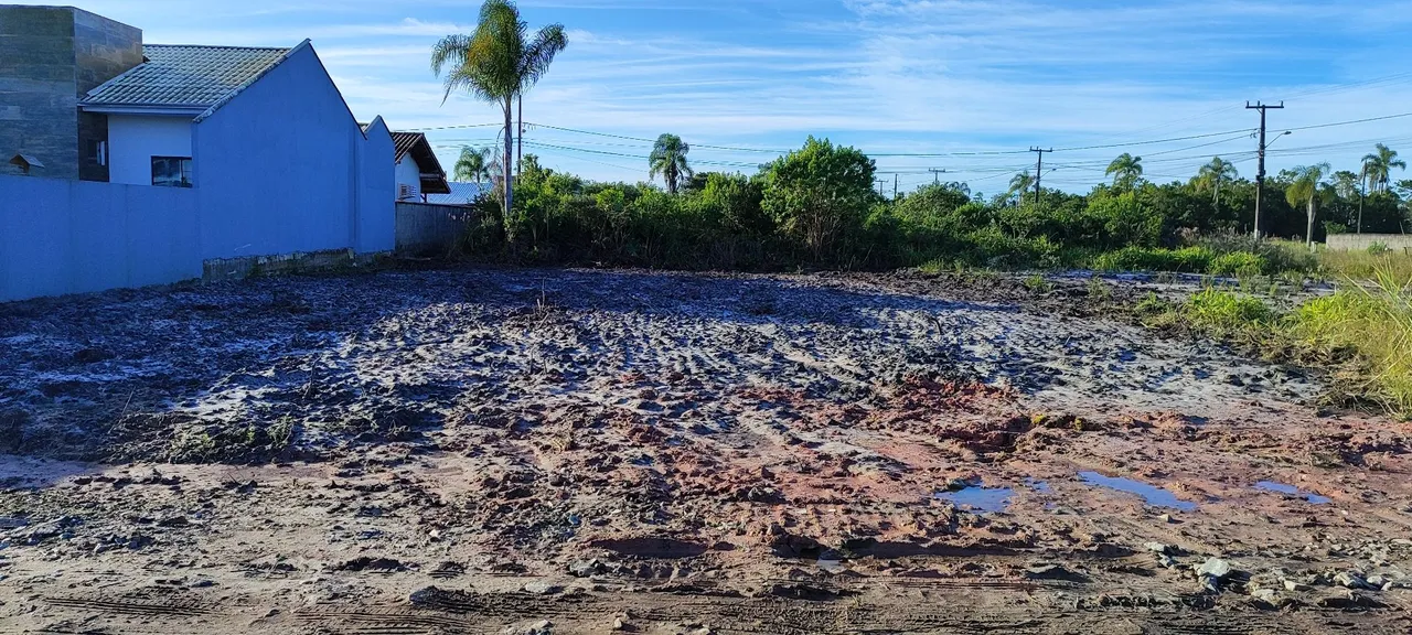 Terreno a Venda na Praia do Ervino.
