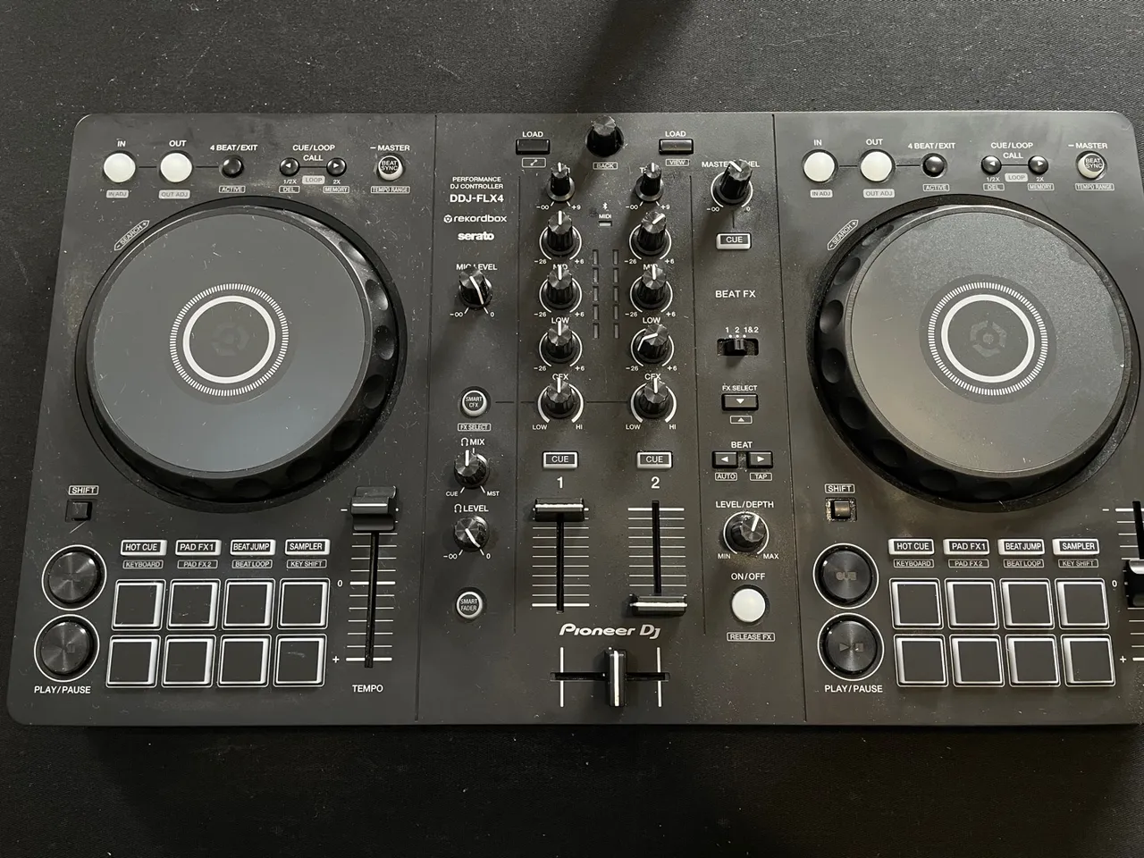 Controladora Pioneer DJ DDJ-FLX4 Usada