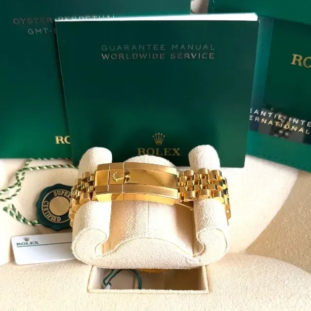 Relógio ROLEX AUTOMÁTICO _ Modelo GMT MASTER II Bruce Wayne Dourado  - Foto 4