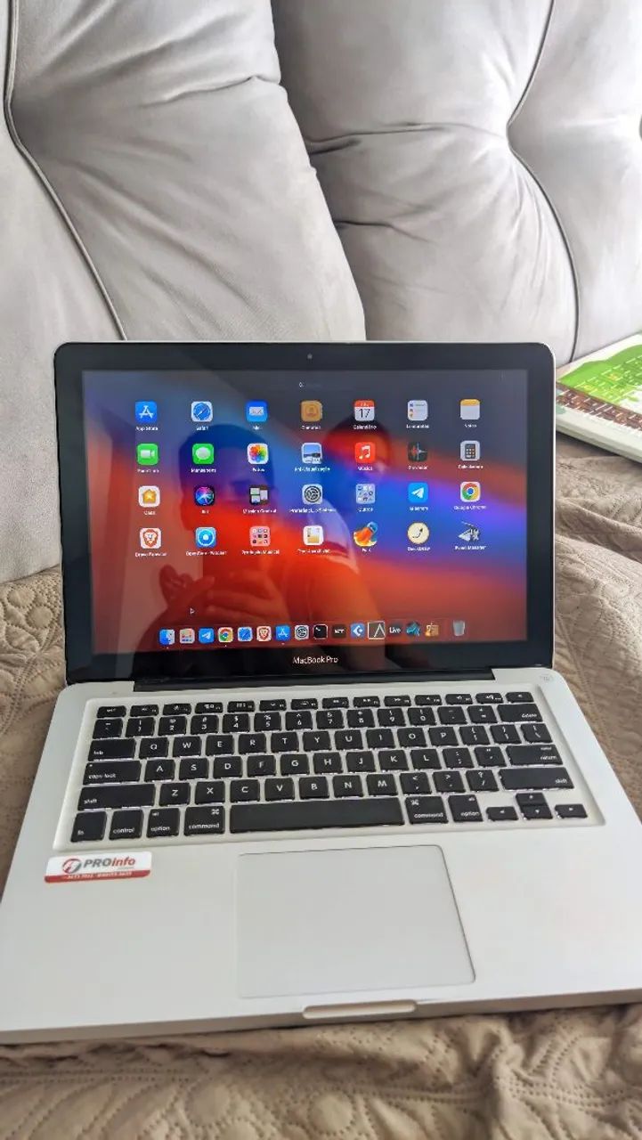 MacBook Pro Late 2011 Core I7 16gb RAM 250 SSD