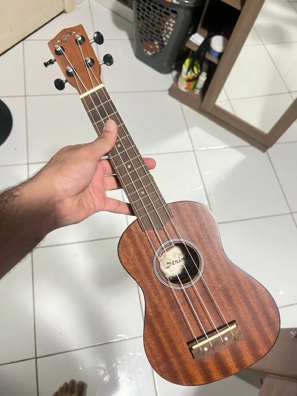 UKULELE