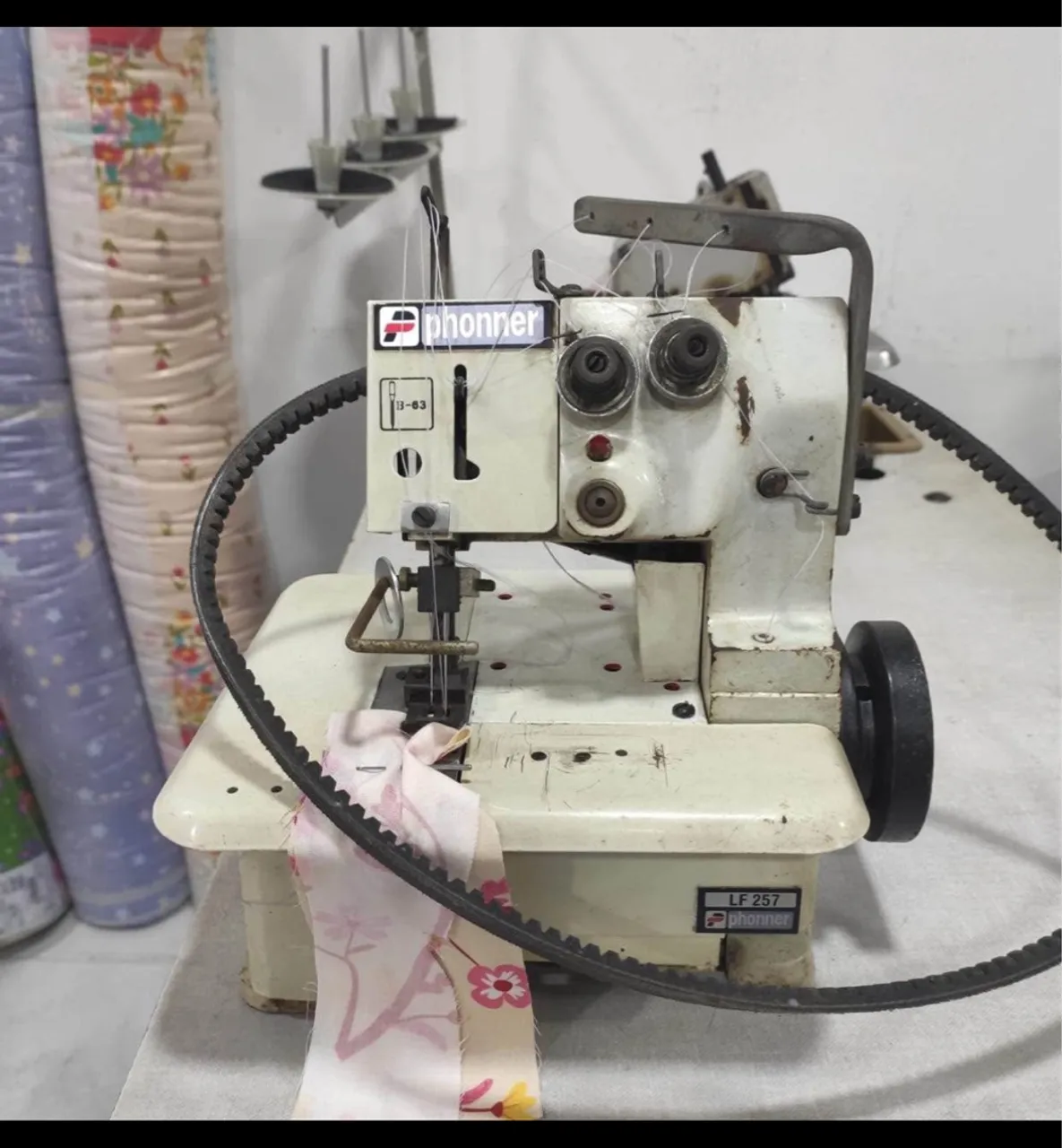 Máquina de costura Colarete