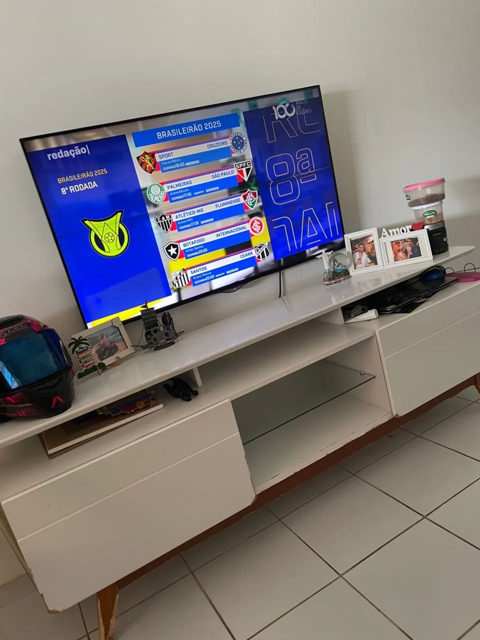 Rack de TV branco com 2 gavetas - Foto 2