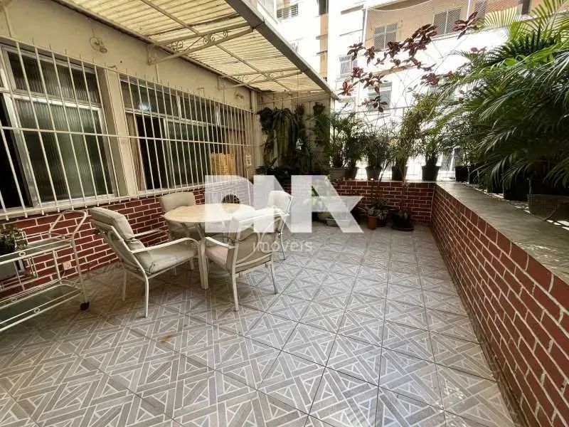 Apartamento - / Residencial / Copacabana