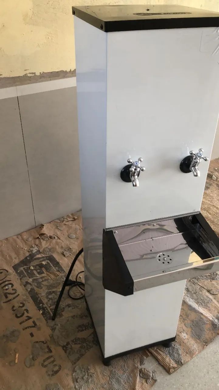 Bebedouro 2 torneiras 25 Litros  - Foto 3