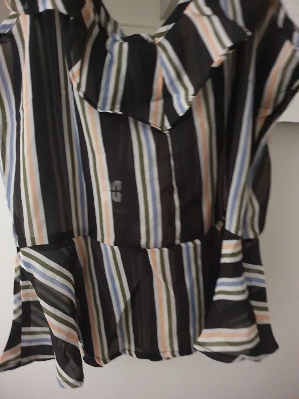 Blusa listrada de seda nova P - Foto 3