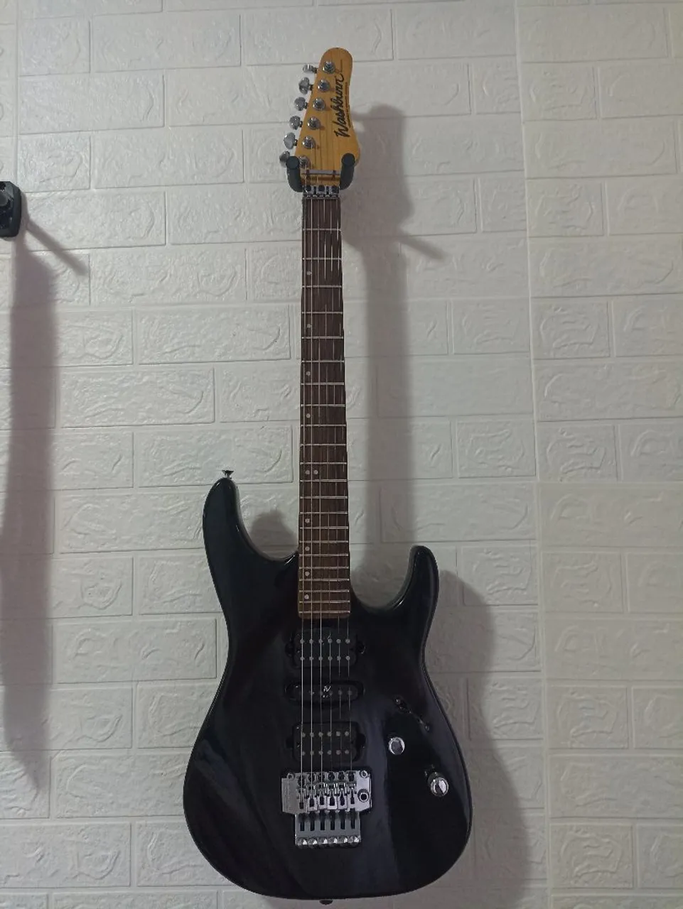 Guitarra Washburn Jackson + pedaleira e cabos
