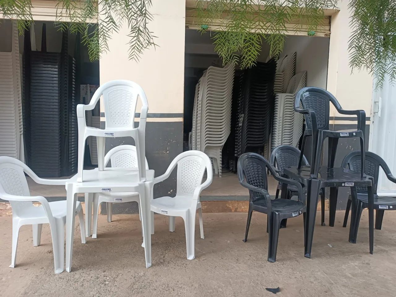 Cadeiras e Mesas novas conjunto de poltronas Novas. - Foto 5