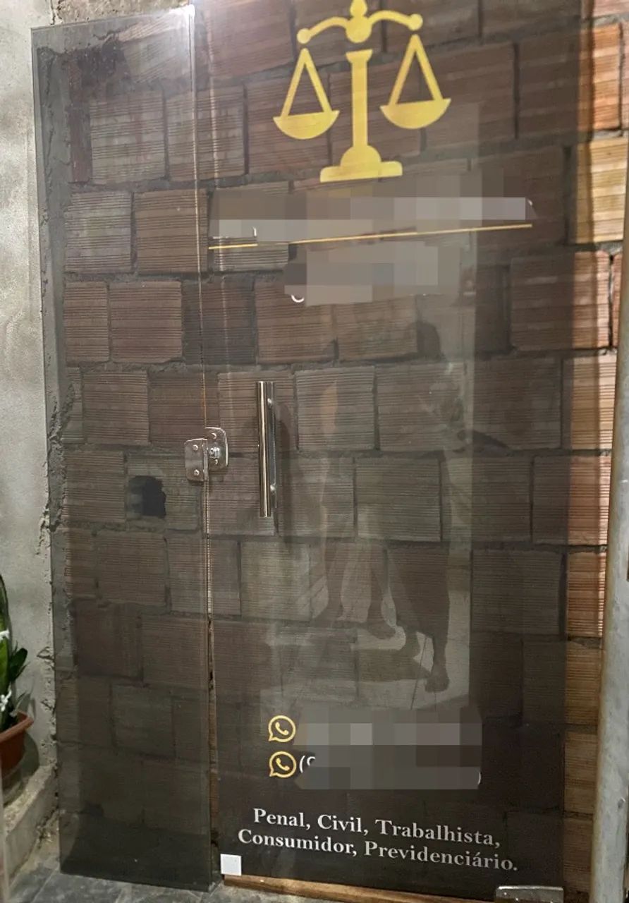 PORTA DE VIDRO TEMPERADO 