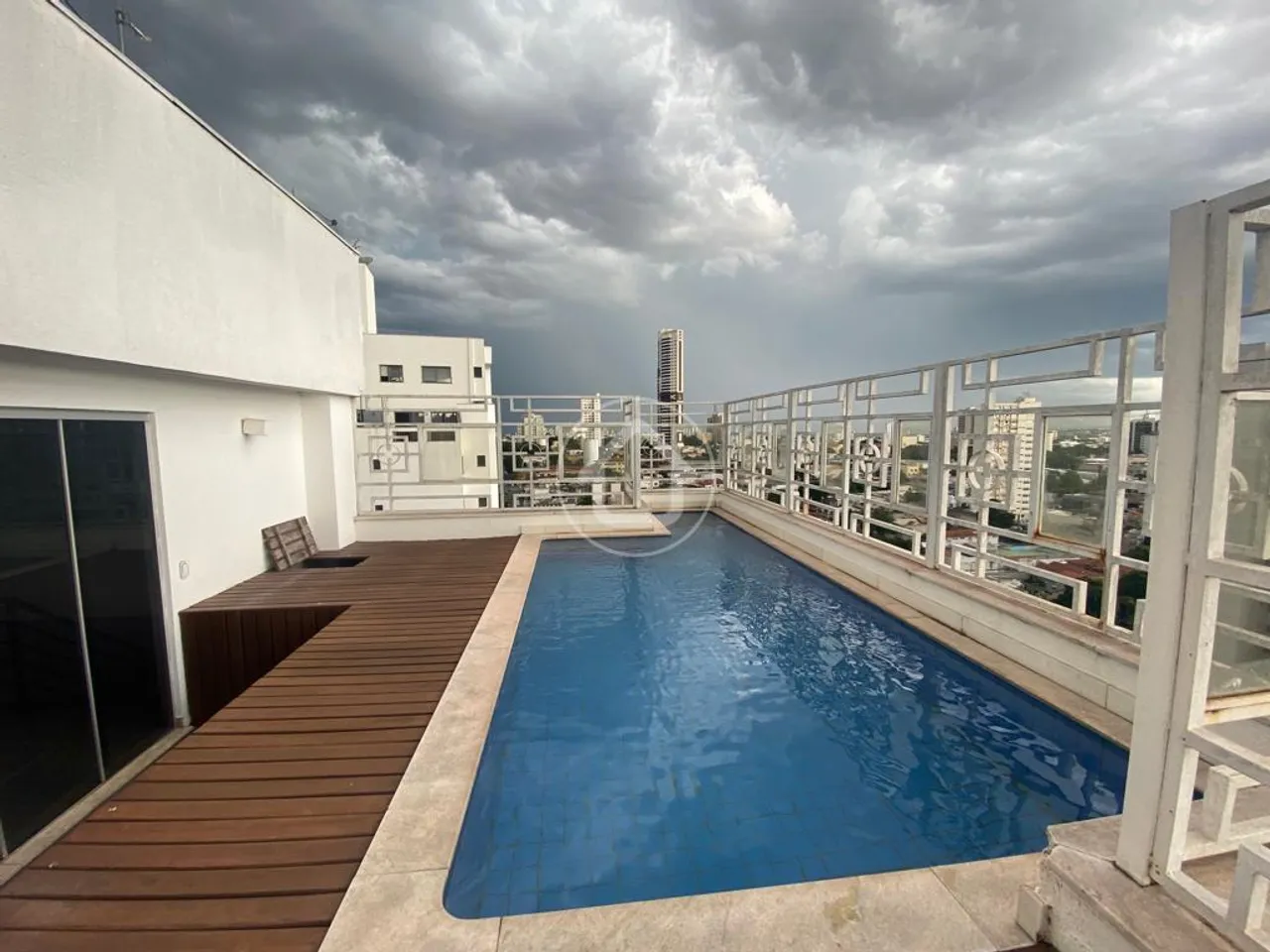 LINDA COBERTURA COM PISCINA E CHURRASQUEIRA