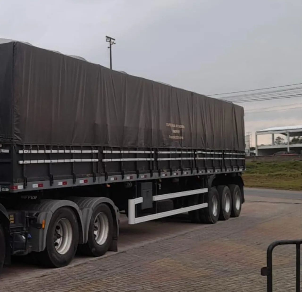 Carreta com pneus 2017/18 - Foto 4