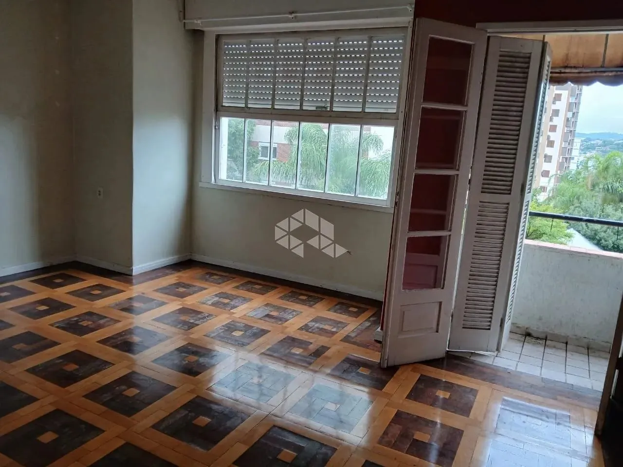 Apartamento 3 dormitórios, 2 banheiros no bairro Petrópolis.
