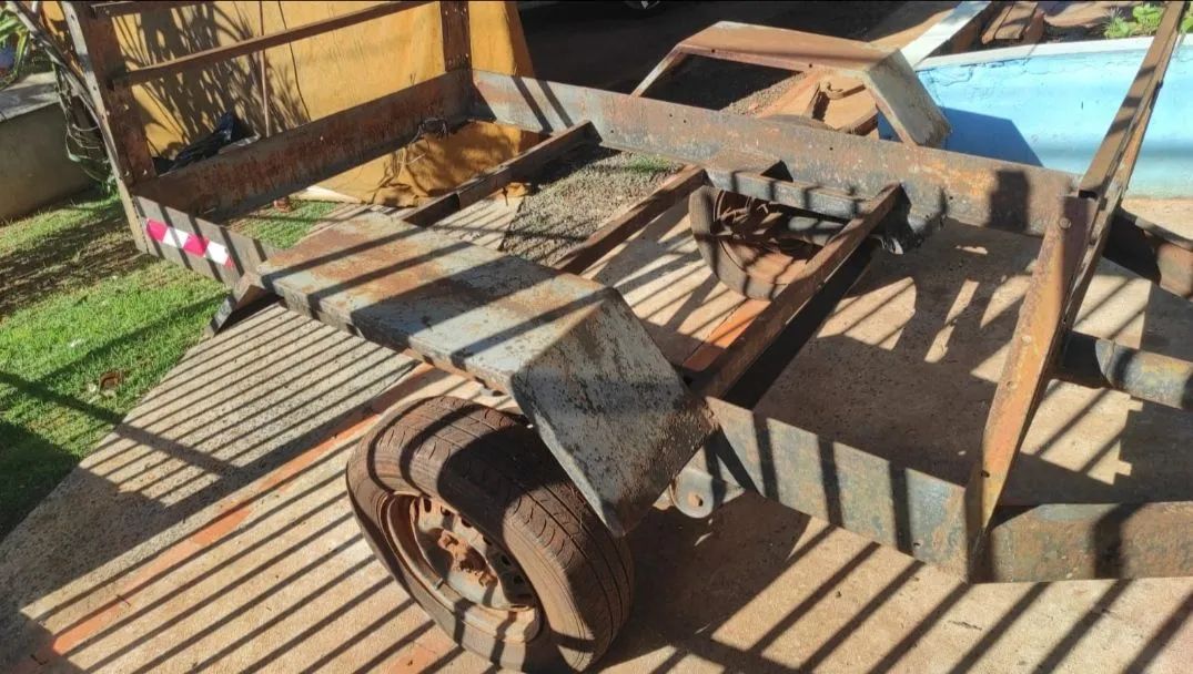 Carretinha para transporte de cargas. Para terminar de reforma.. - Foto 4