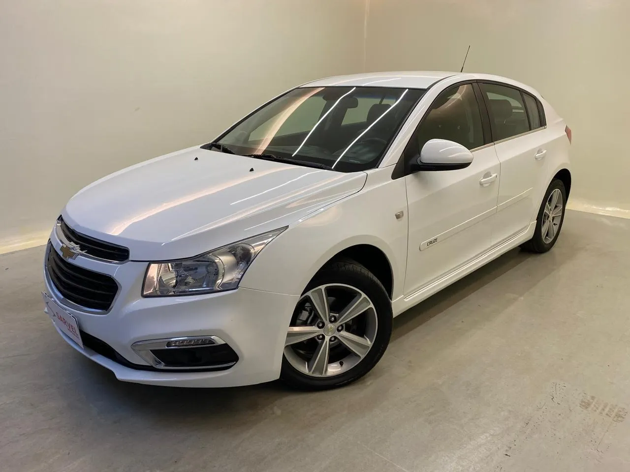 5 carros alto padrão baratos para quem quer sair do comum gastando pouco
