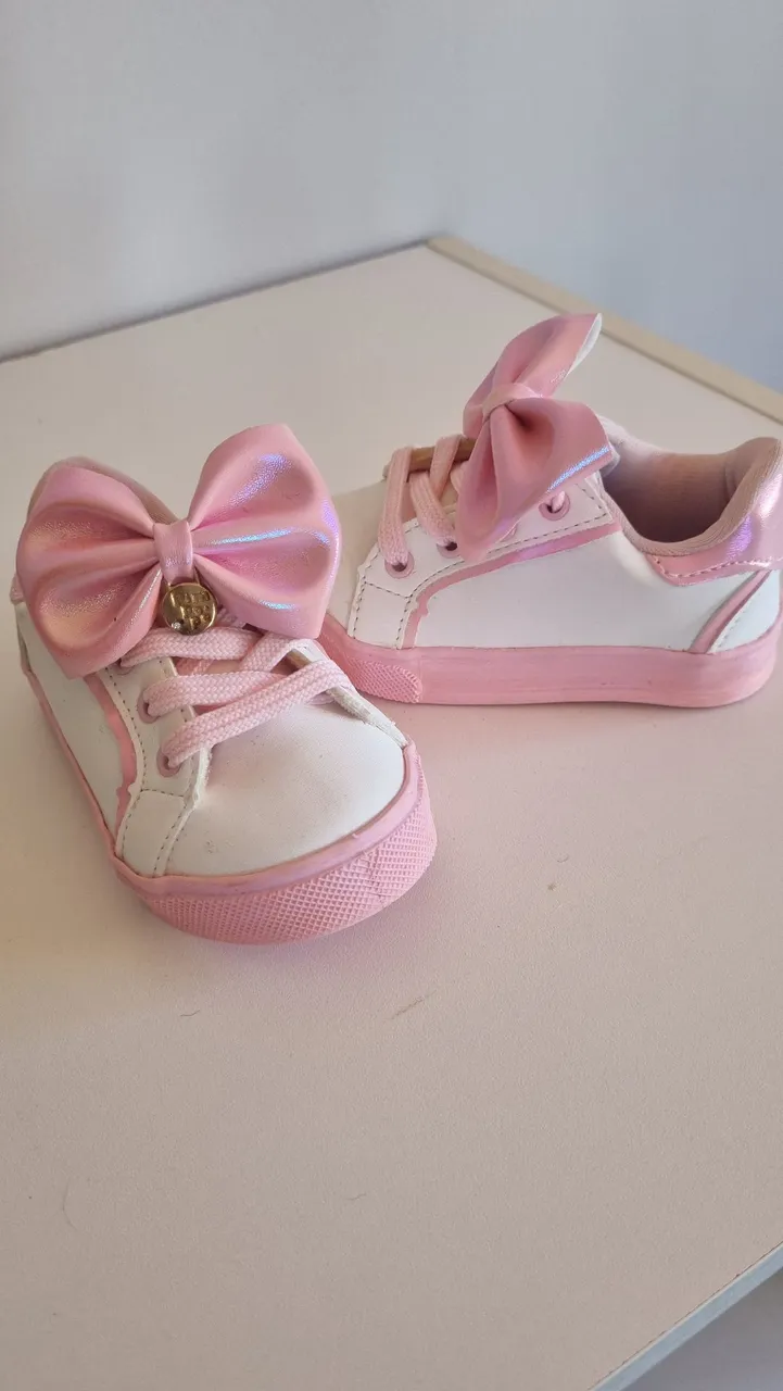 Tênis Infantil Rosa com Laço