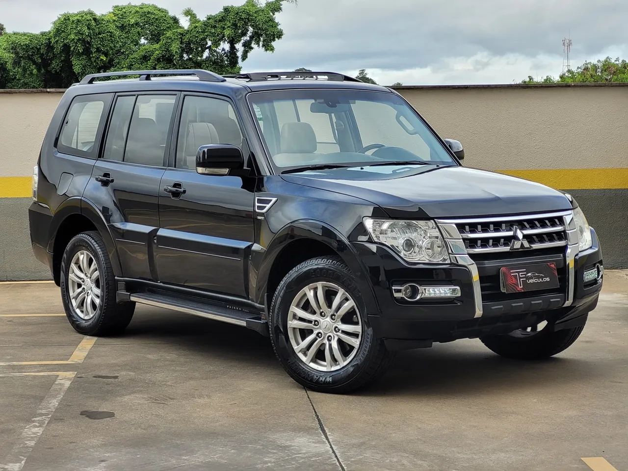 Pajero Full 2015 HPE 3.8 V6 250CV - Foto 5