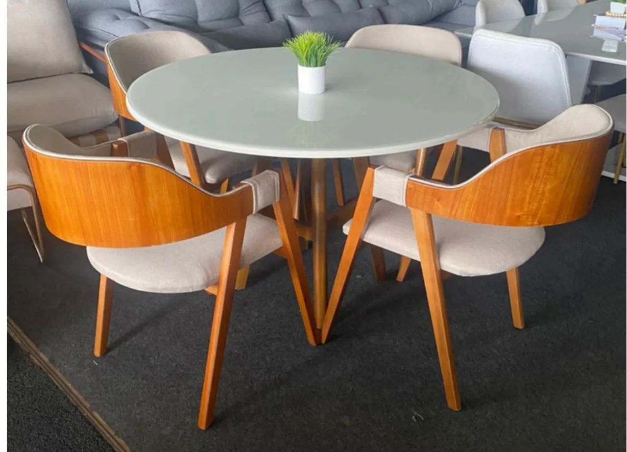 Mesa de jantar redonda com 4 cadeiras - Madeira maciça fatini