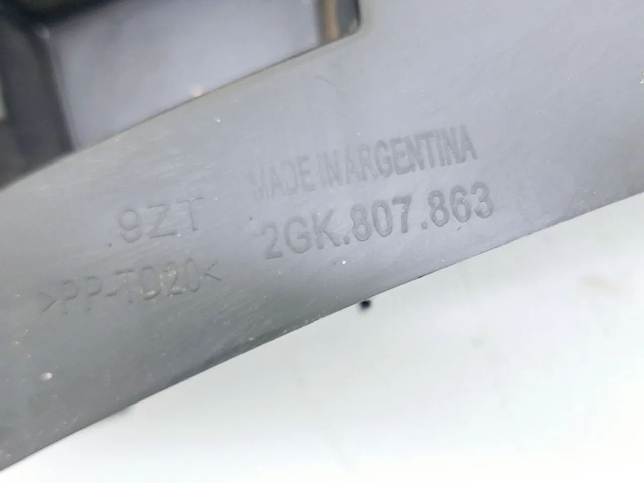 Guia Parachoque Traseiro Vw Taos Tsi 1.4 2023 2gk807863 - Peças