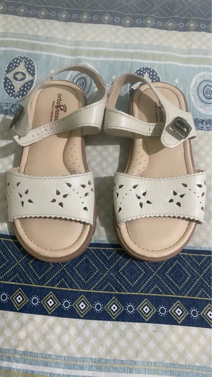 Sandália Infantil branca 