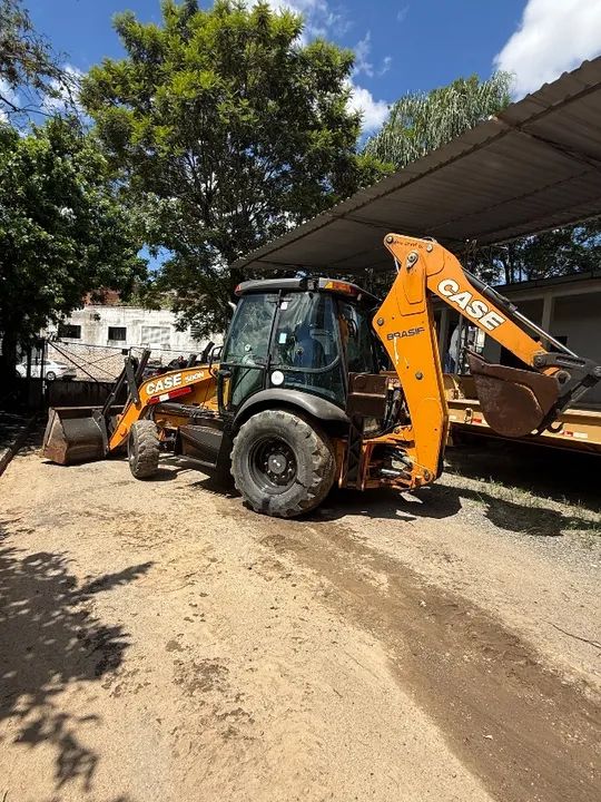 Retroescavadeira CASE 580 N