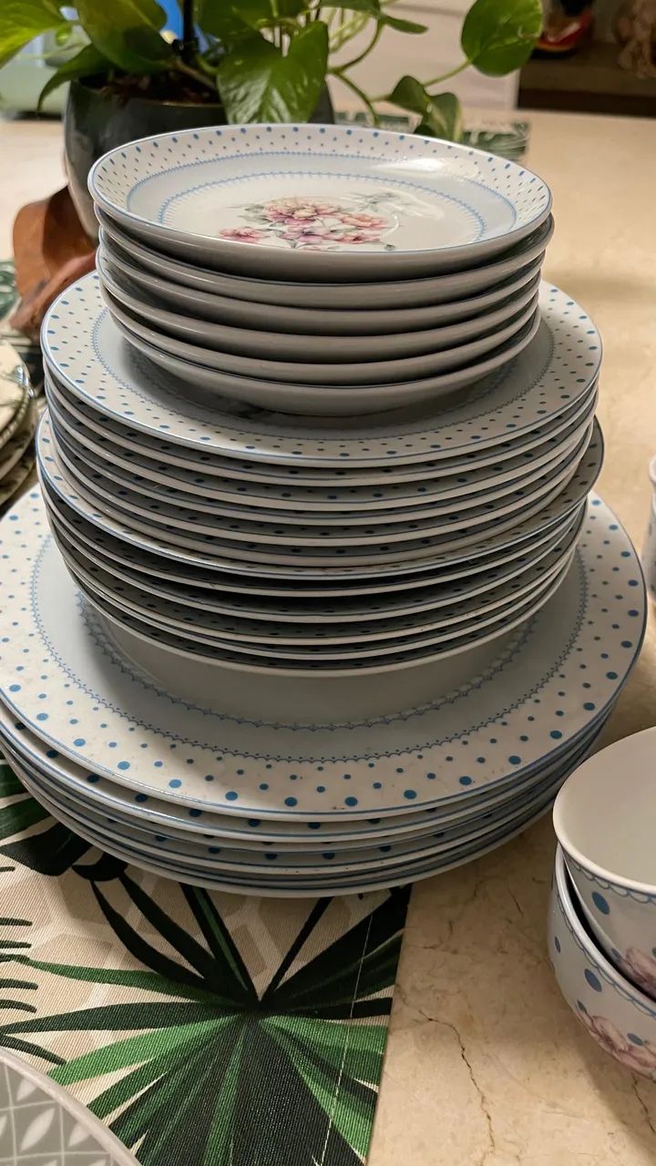 Pratos , louças, mesa posta64310167529729123