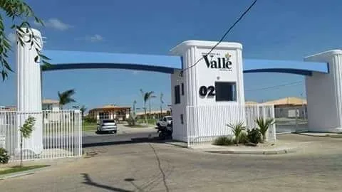 CASA À VENDA - COND. VALLE PETROLINA