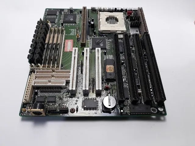 486 PCI  ISA Motherboard FIC 486-VIP-IO mit onboard