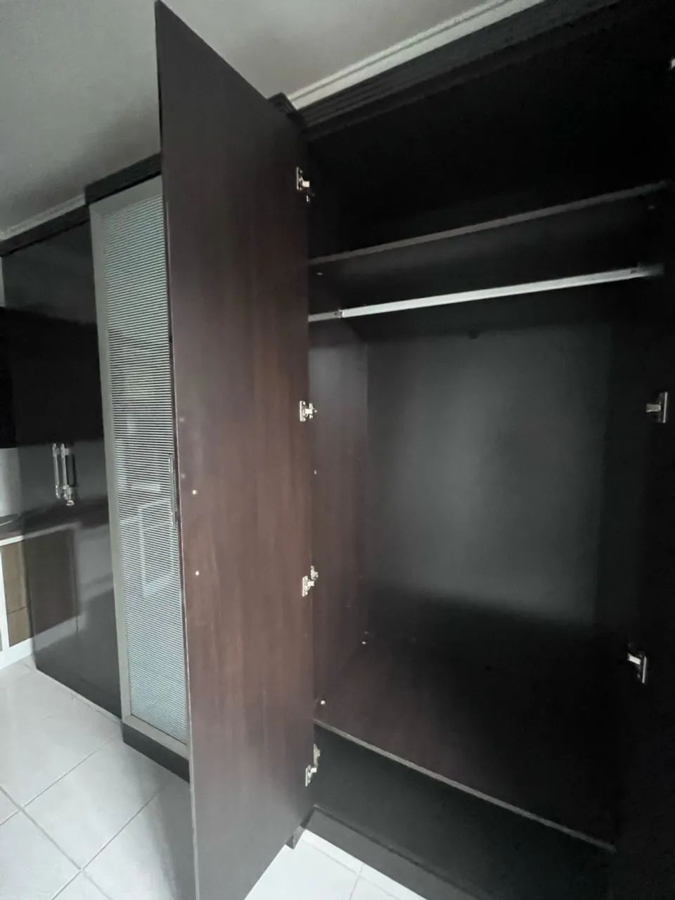 Roupeiro com 6 portas - Foto 4