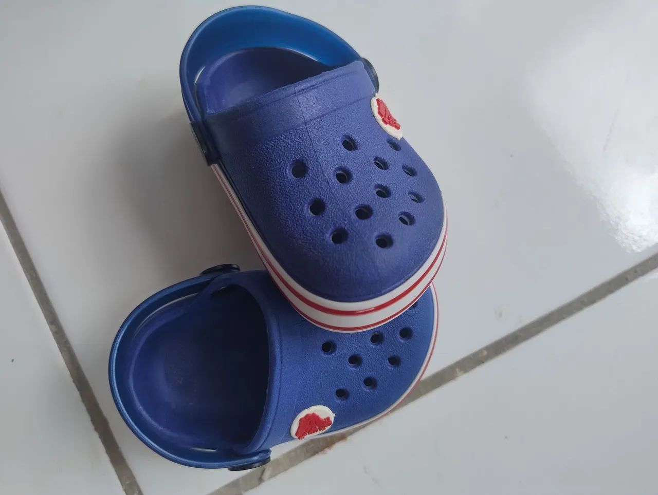 Chinelos Crocs infantis azul - nº 17/18