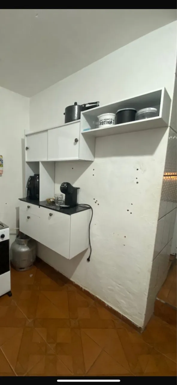 Móvel suspenso branco para cozinha