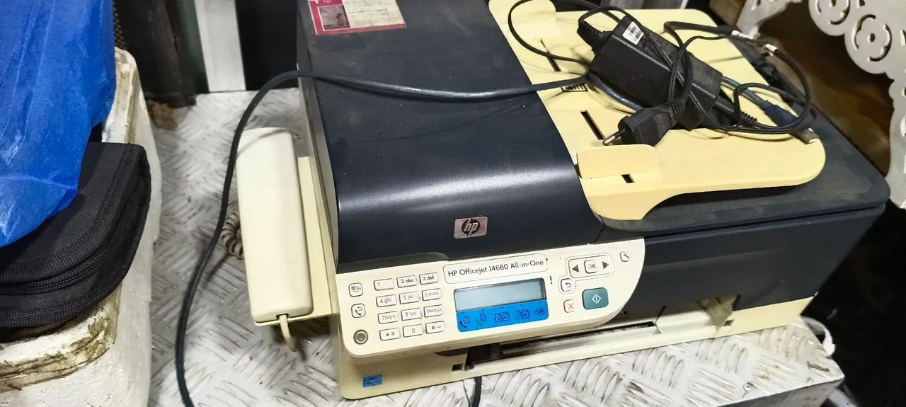 São duas impressoras hp multifuncional 