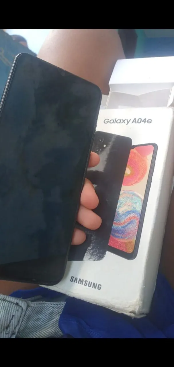 Vendo um celular novo na caixa