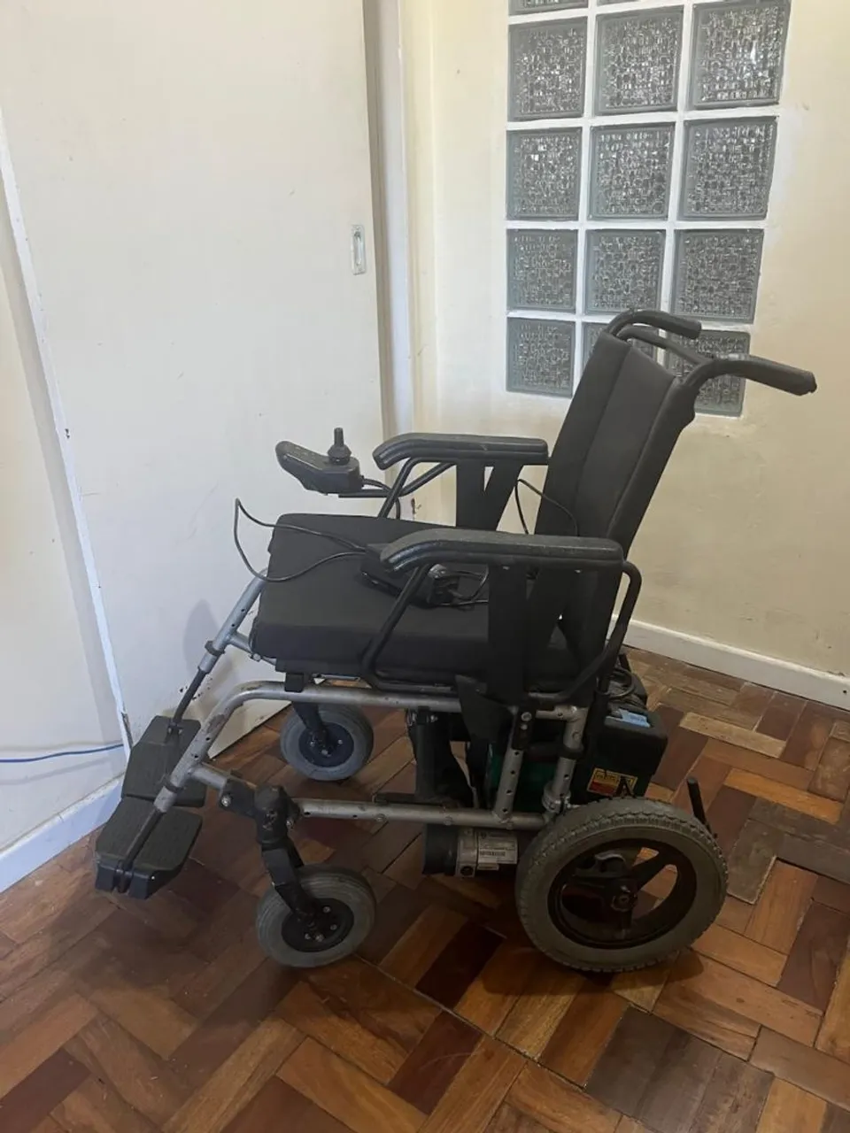 Cadeira de rodas motorizada
