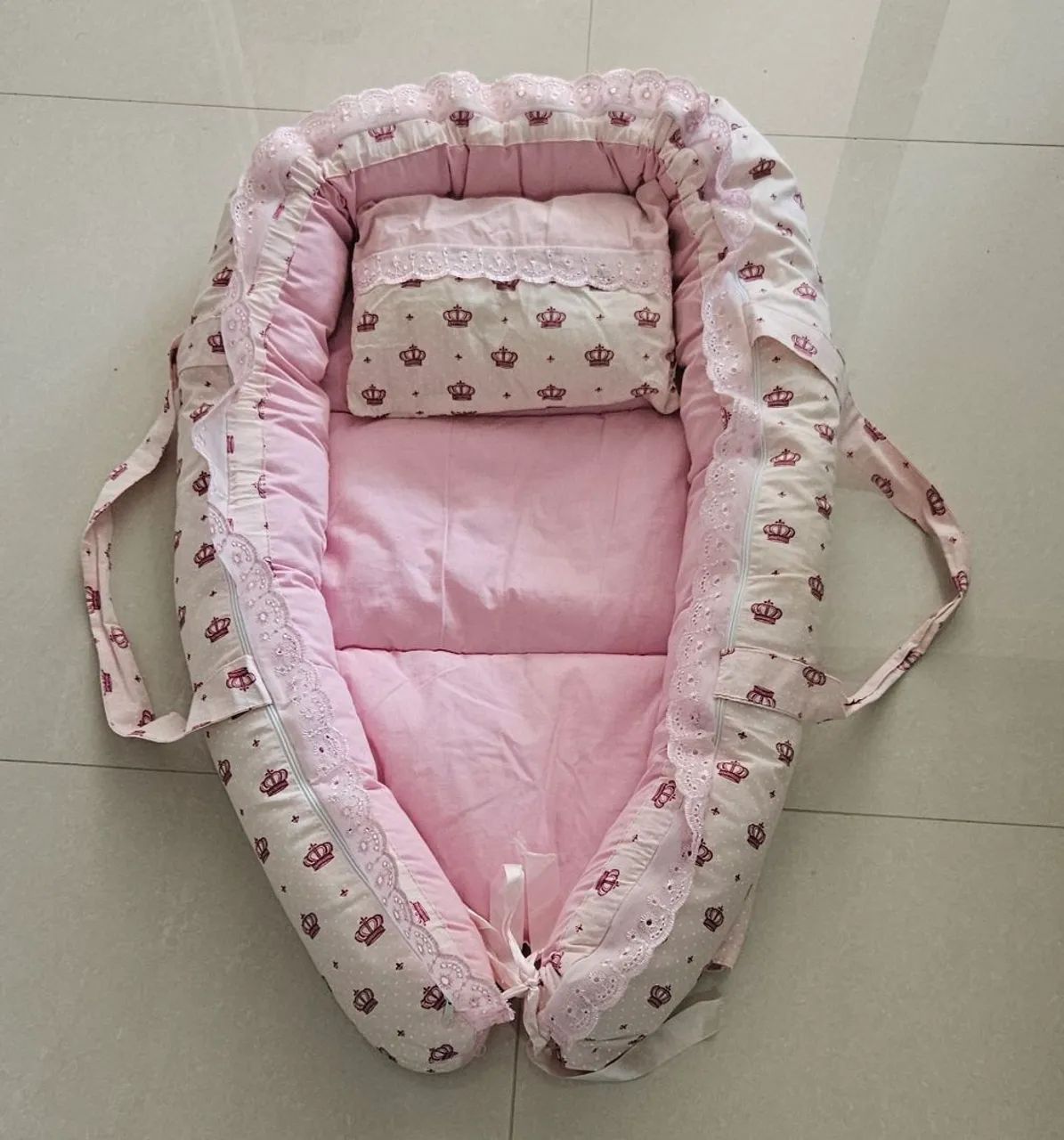 Ninho redutor de berço rosa com travesseiro - Foto 2