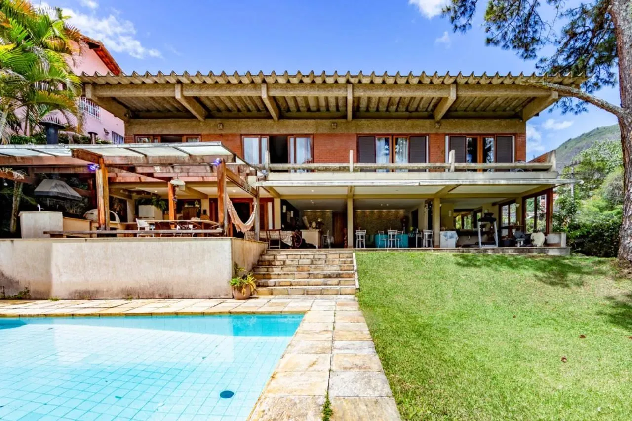 Casa com 4 quartos em Agriões, Teresópolis.