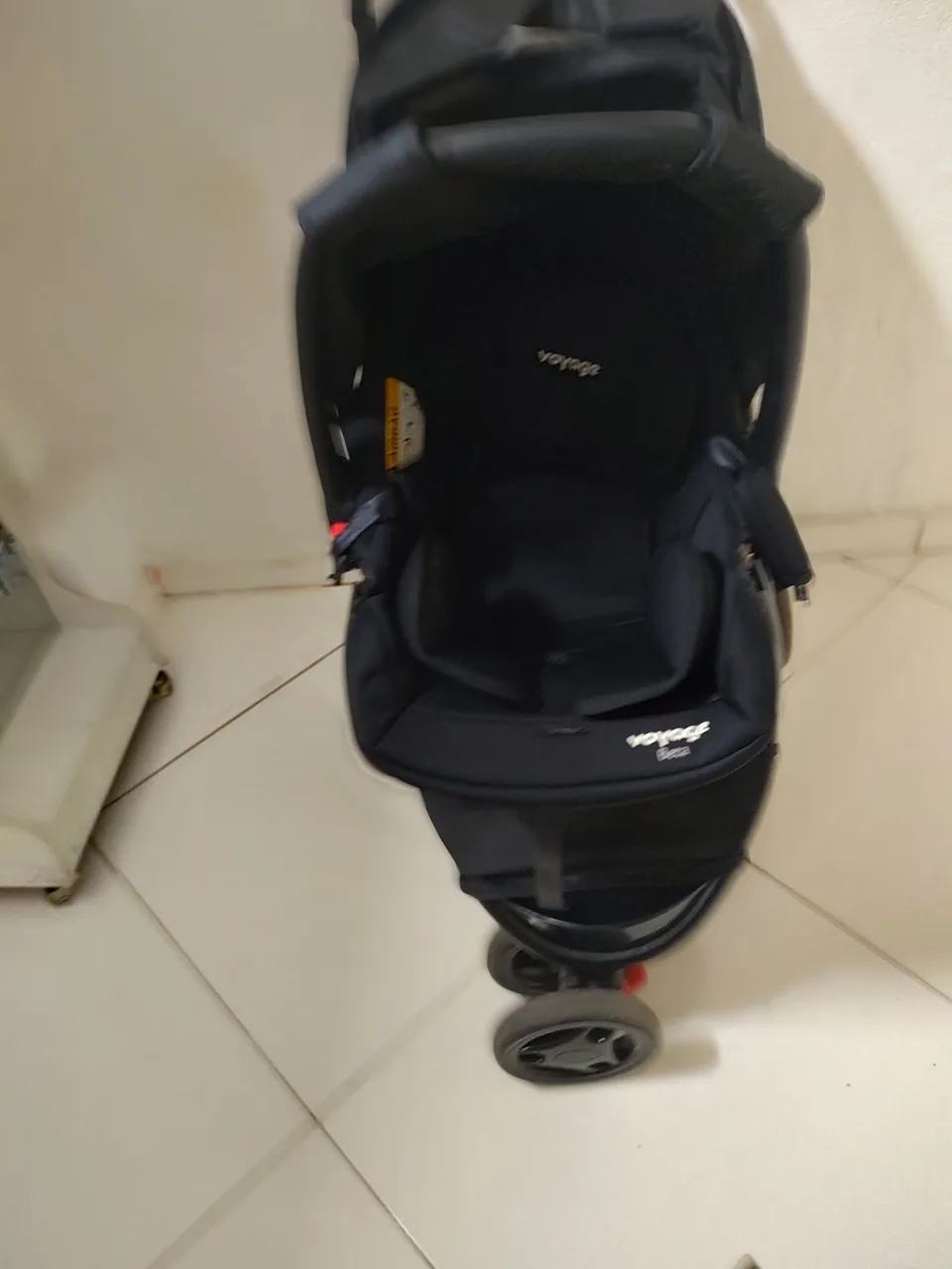 Carrinho de Bebê Voyage Beta Preto